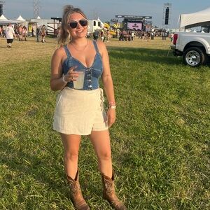 Meet your Posher, Alaina